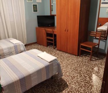 Cesano Boscone House | HOSTAL D'ANNUNZIO HOUSe