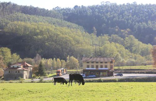 Hazas de Cesto Hotel | Hostal El Paso