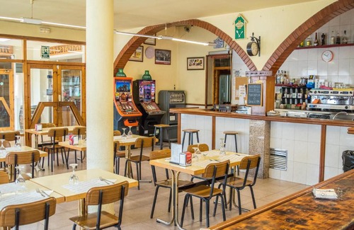 Sant Esteve Sesrovires House | Hostal Las Torres