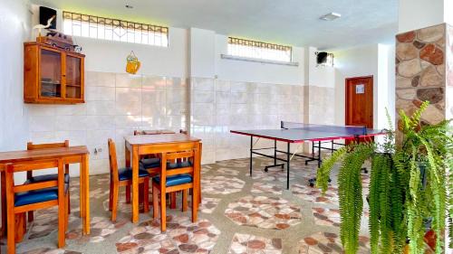 Montanita House | Hostal Laurita Beach