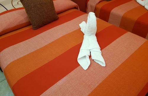 Plaza de la Revolucion House | Hostal MiraHabana