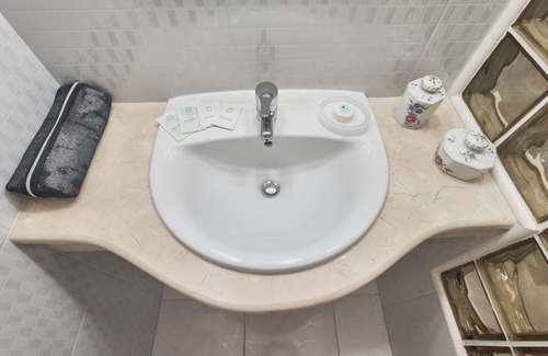Plaza de la Revolucion House | Hostal MiraHabana
