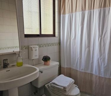 Los Angeles House | HOSTAL MONTESOL