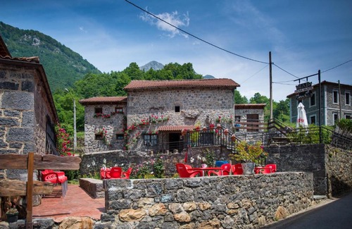 Oseja de Sajambre House | Hostal Peña Santa