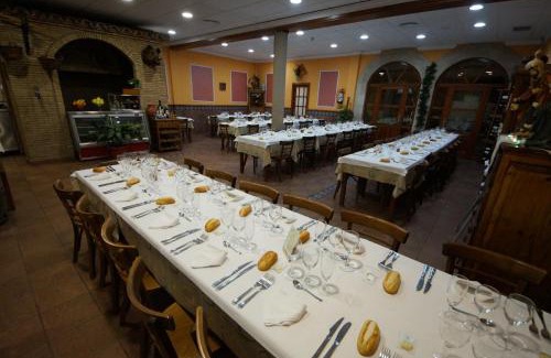 Caspe House | Hostal Restaurante El Surtidor