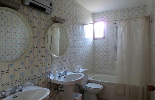 Faio House | Hostal Roca