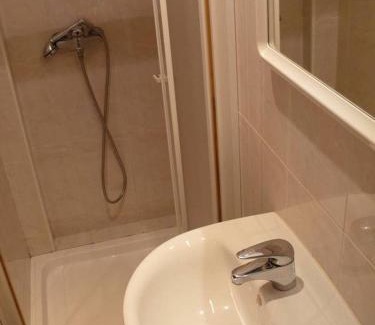 Mequinenza House | Hostal Rodes