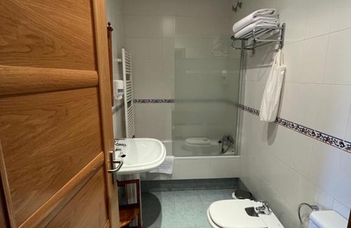 Mombeltran House | Hostal Villa el Colmenar