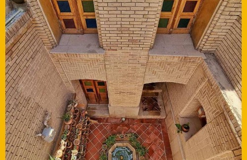 Shīrāz Hostel | Hostel ∙ 8 guests