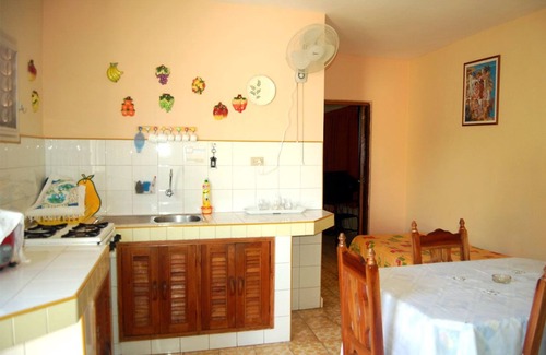 Boca de Camarioca Hostel | Hostel Lourdes y Leo