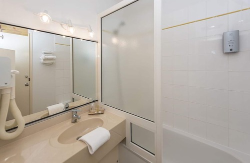 Beauvais Hotel | Hostellerie Saint Vincent Beauvais Aéroport