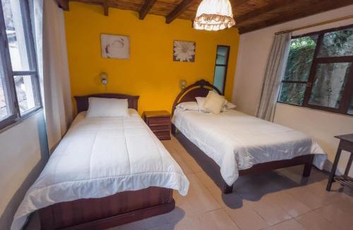 Banos de Agua Santa Hotel | Hosteria Casa Giralda