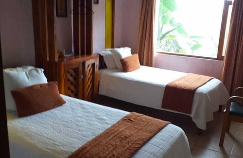San Miguel de los Bancos Hotel | Hosteria El Encanto