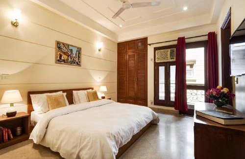 Kailash Colony Apartment | Hostie Aarna - 4BHK Independent Apartment at Kailash Colony, South Delhi