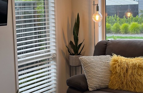 Omokoroa House | Hosts on the Coast - Opulent Omokoroa Escape