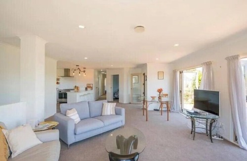 Whitianga House | Hosts on the Coast Rural Sea & Vista