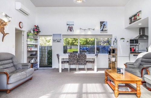Whitianga House | Hosts on the Coast Saltwater Days