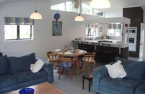 Pauanui House | Hosts on the Coast Vista Verde
