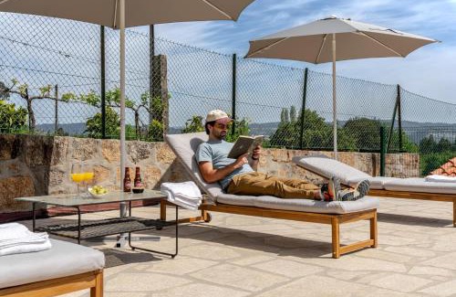 Gondalaes House | HostWise - Country Villa w/Pool, Court & Views