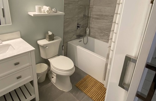 Gresham House | Hot Baths and Hiking Trails