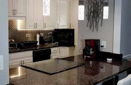 SoNo Condo | HOT LANTA Inner City Luxury Condo Decent and Comfy