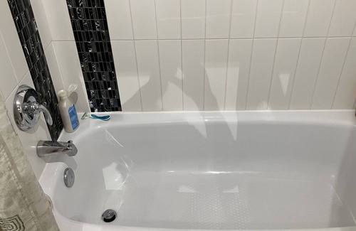 Winnipeg House | Hot tub, 3 bedroom home, fireplace, full basement, and pool (seasonal).