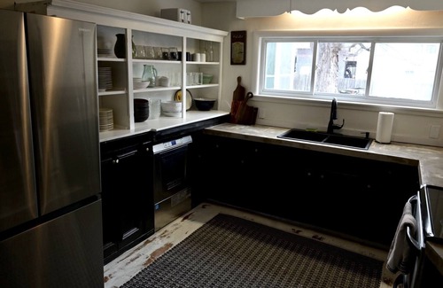 Proctorsville House | Hot Tub - 7 bedrooms - 5 minutes from Okemo Ski - enchanting 200 year old VT inn