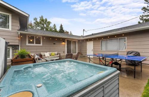 Spokane House | Hot Tub Blackstone Fire Pit Ping Pong River