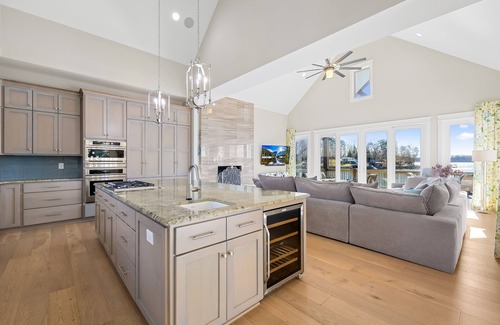 Troutman House | Hot Tub, Game Room, Lakefront, Kayaks & Spacious!
