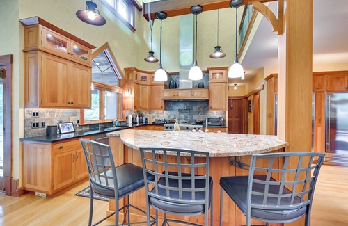 Longmeadow House | Hot Tub, Gym, Game Room! Luxe Estate in Longmeadow
