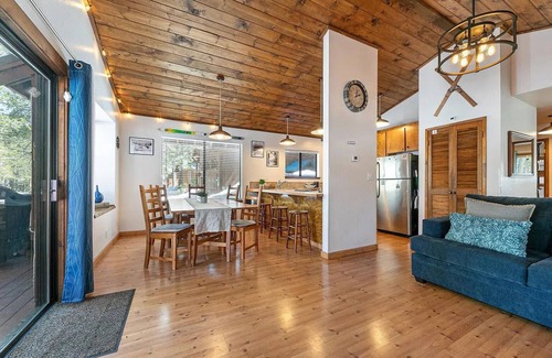 Truckee House | Hot Tub Home in Tahoe Donner – Truckee