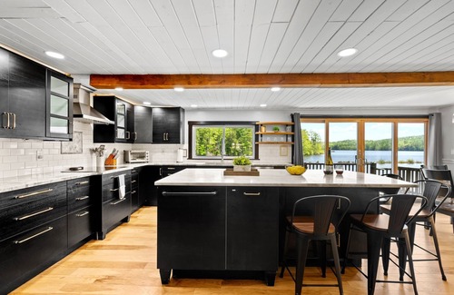 Milton House | Hot Tub, Lakeside, Private Beach, 2 Living Rooms, Sleeps up to 12