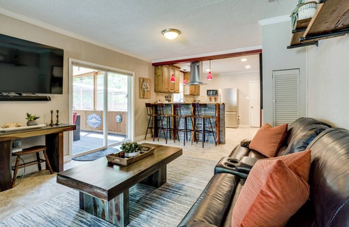 Bryan House | Hot Tub + Outdoor Kitchen: Stylish Home in Bryan