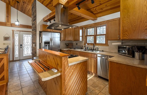 Carbondale House | Hot Tub Overlooking Sunset Ridge | Sleeps 6