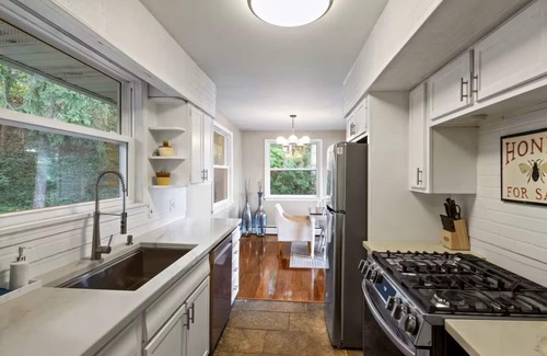 Canandaigua House | Hot tub, Sauna, Canandaigua Lake, Pool Table