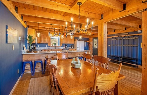 Elkton House | Hot Tub, Scenic Views, Pet Friendly!