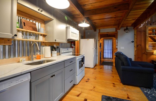 Campton Cabin | Hot Tub & WiFi - Arcade - Cabin Vibes - Red River Gorge, Kentucky!