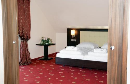 Nowa Słupia Hotel | Hotel Świętokrzyski Dwór