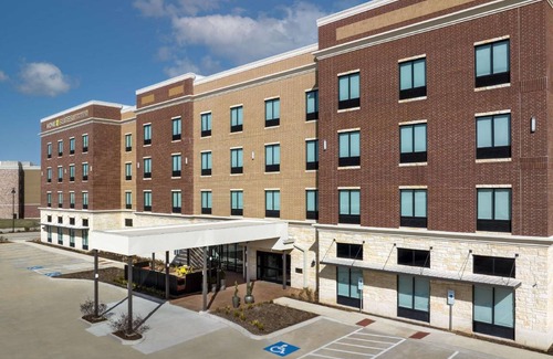 Flower Mound Hotel | Hotel ∙ 2 bedrooms ∙ 127 guests