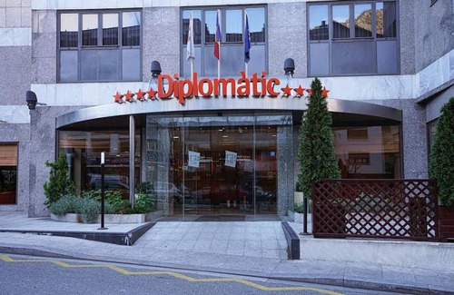 Andorra la Vella Hotel | Hotel ∙ 3 guests