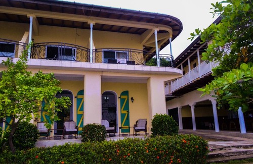 Cap-Haitien Hotel | Hotel ∙ 8 guests