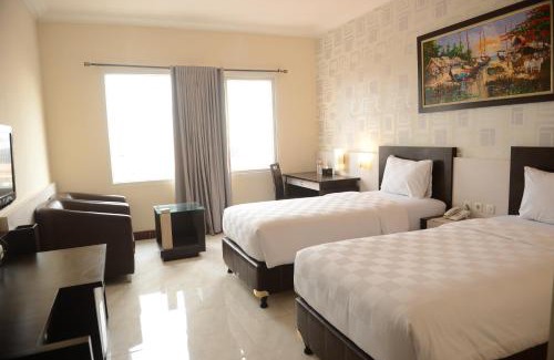 Jember Hotel | Hotel 88 Jember By WH - Strategic Location In The City Center