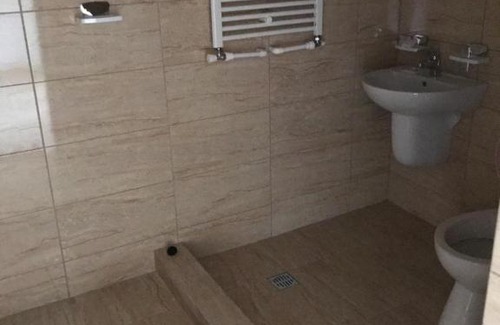 Adjud Hotel | Hotel Adial