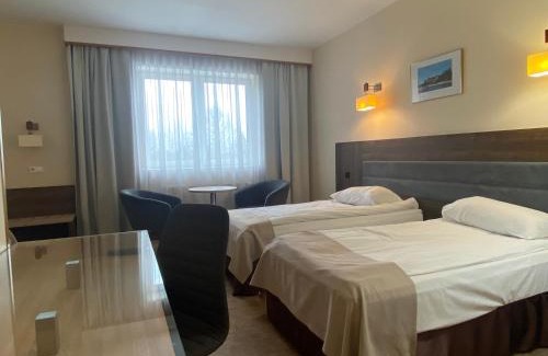 Lodz Hotel | Hotel Ambasador Chojny