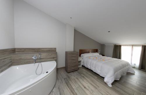 Ayerbe Hotel | Hotel Asador O Callejón De Belchite