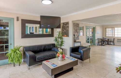 Loma Alta Hotel | Hotel Avenida - Oceanside Camp Pendleton