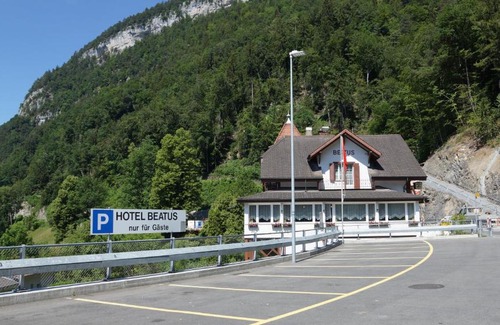 Sundlauenen Hotel | Hotel Beatus