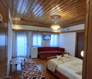 Gjirokaster Hotel | Hotel Bebej Tradicional