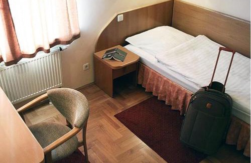 Tyniec Maly Hotel | Hotel Bielany