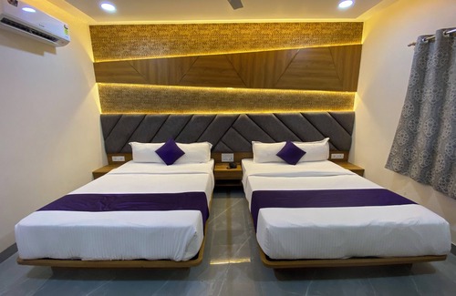 Dharavi Hotel | Hotel BKC Gold View